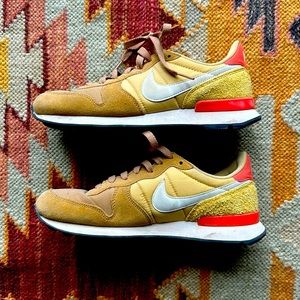 Nike Internationalist sneakers, like new